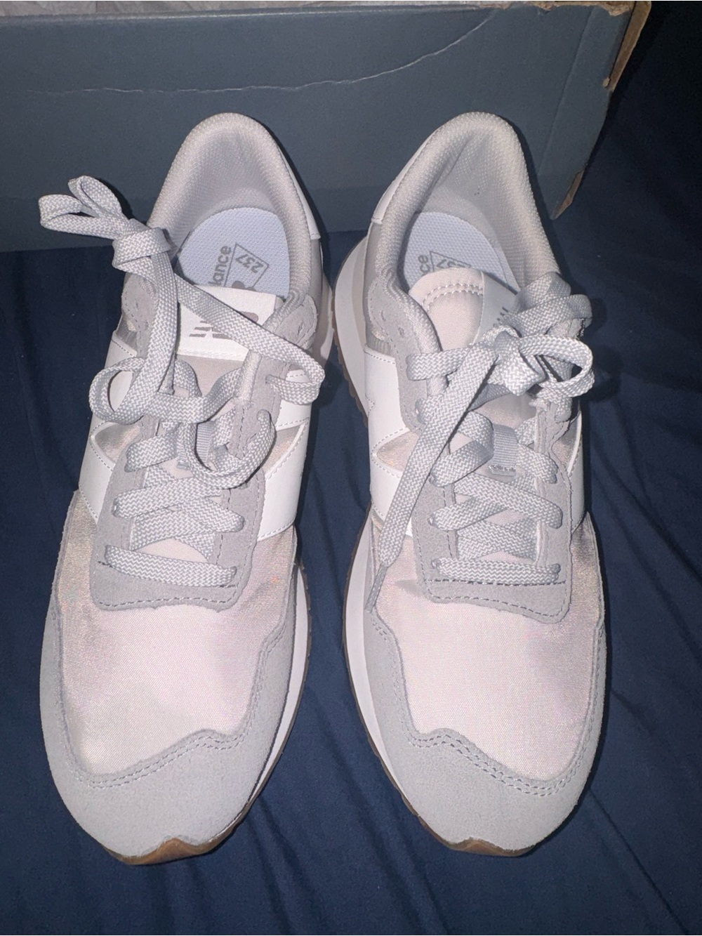 New Balance Light Gray & White-10W - Picture 3 of 4